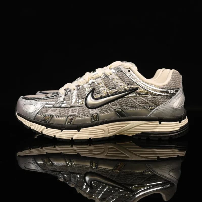 Nike Air Max Plus Metallic Silver