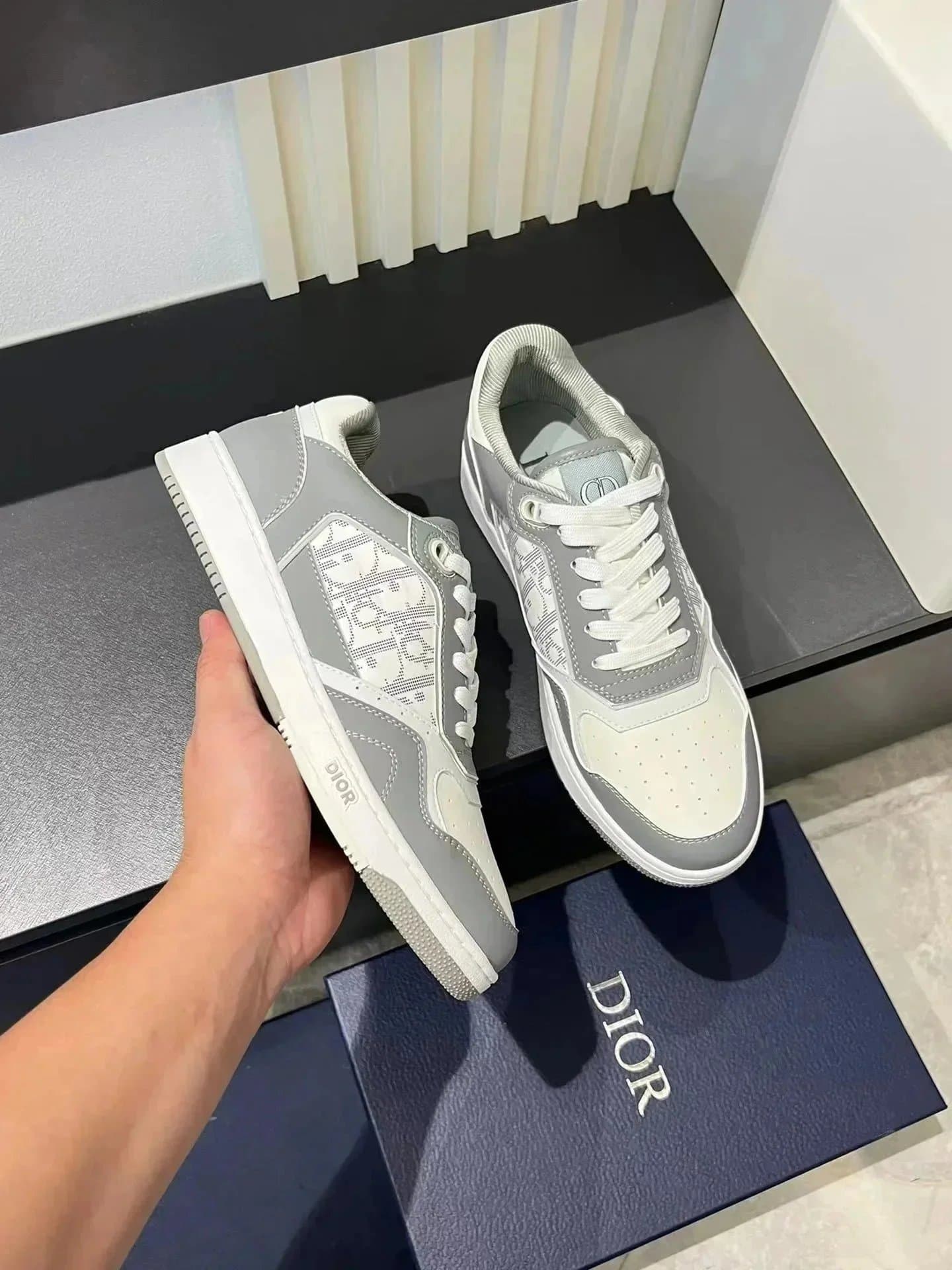 Dior B22 Sneaker Monogram Leather — 030