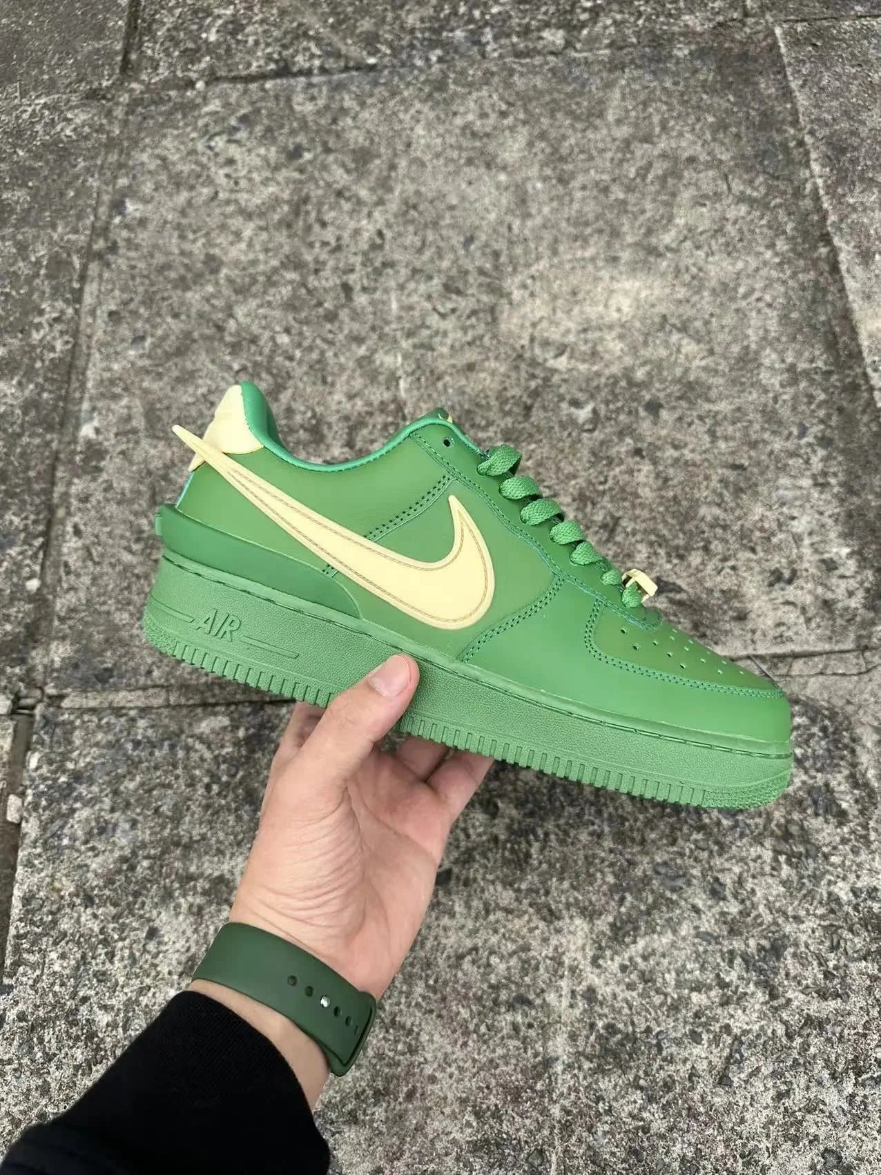 Nike Air Force 1 Low Light Bone Volt — 28