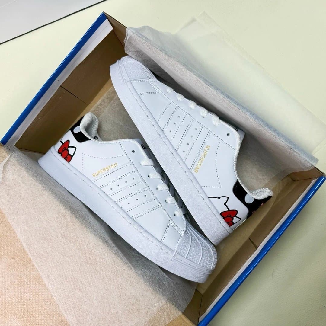 Adidas Superstar Classic White — 机器猫