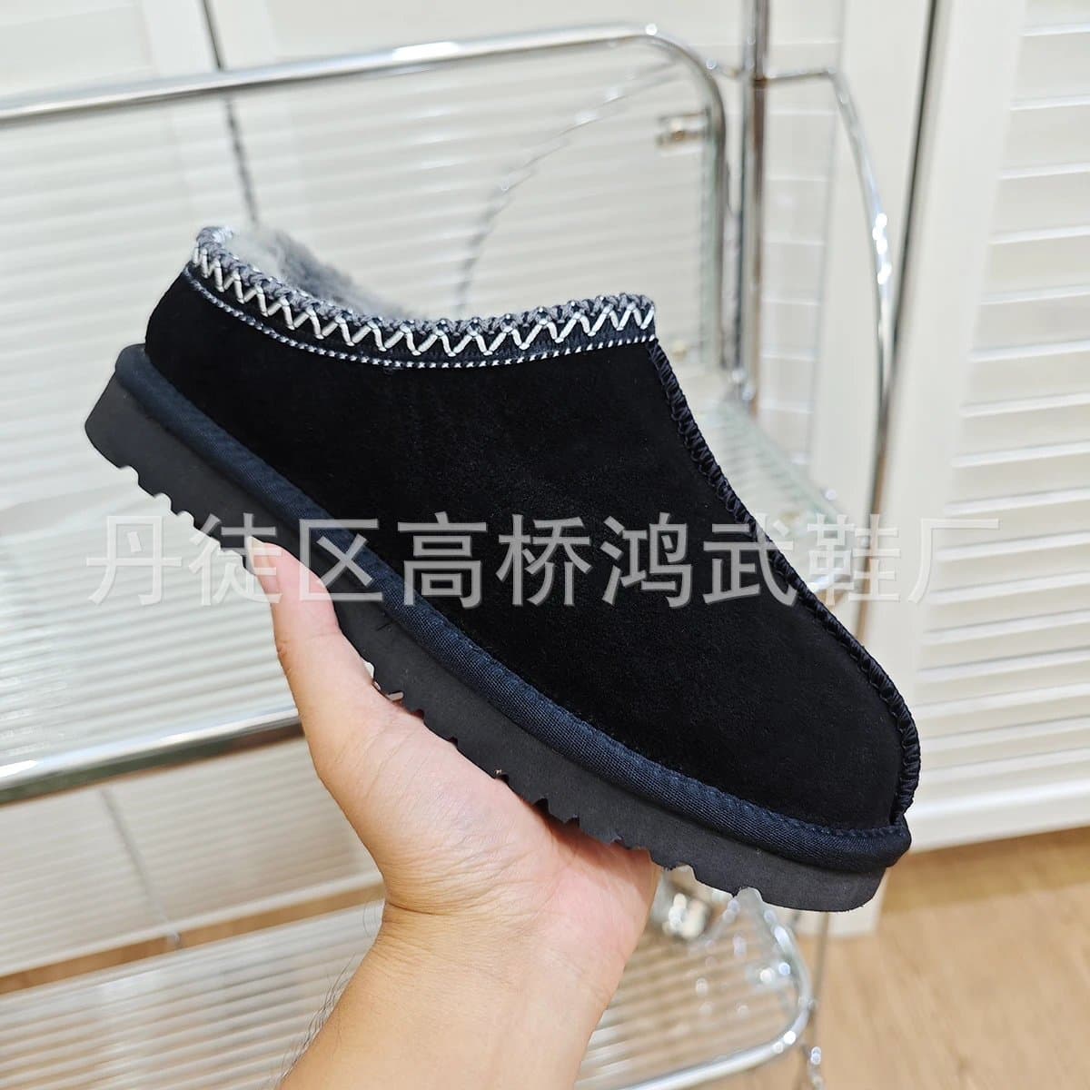UGG Classic Mule Embroidered Trim — 黑色