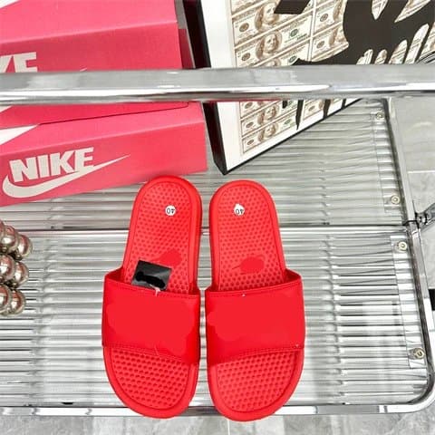 Nike Benassi JDI University Red