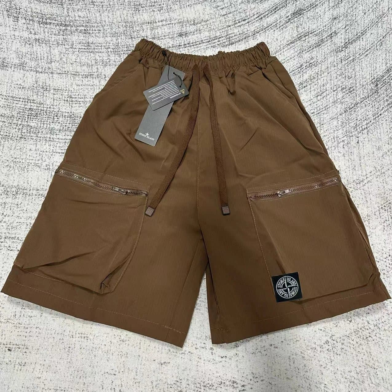 Stone Island Cargo Shorts Logo Patch — 05