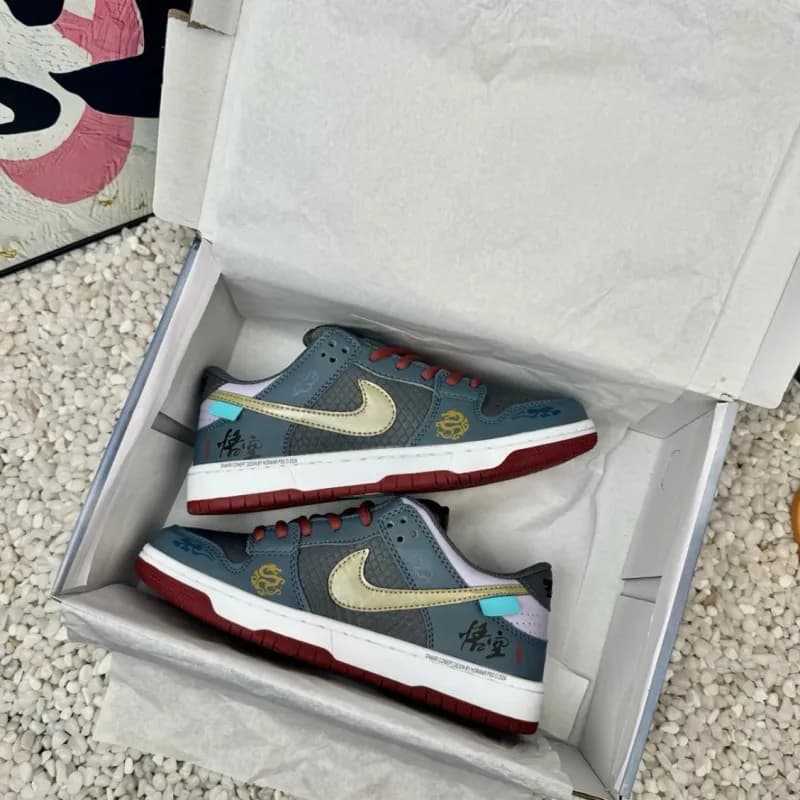 Nike SB Dunk Low Year of the Dragon