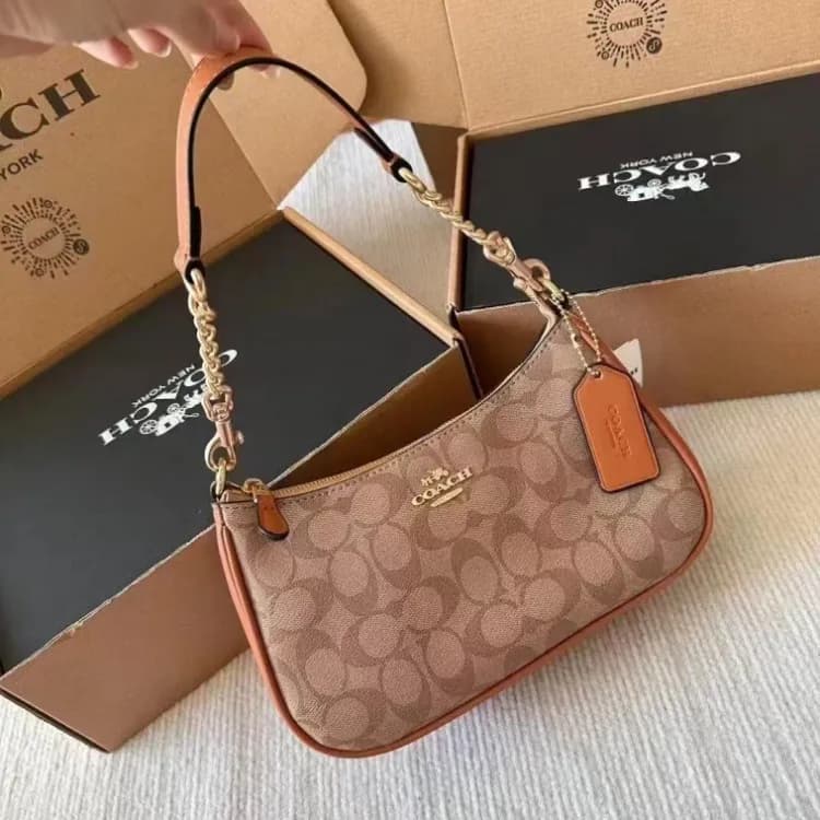 Coach Shoulder Bag Signature Canvas