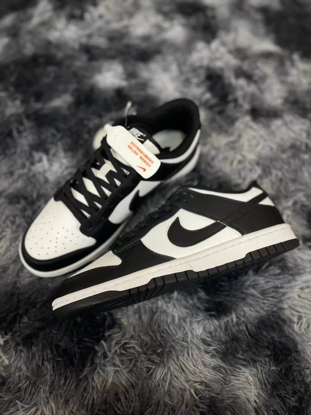 Nike Dunk Low Panda
