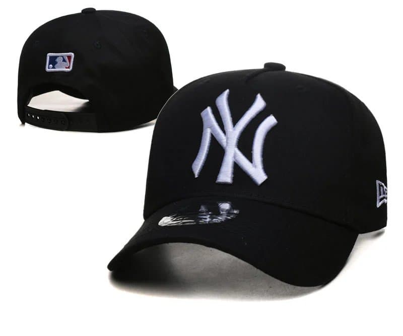 MLB × Under Armour Baseball Cap NY Yankees — 可调节 · 32