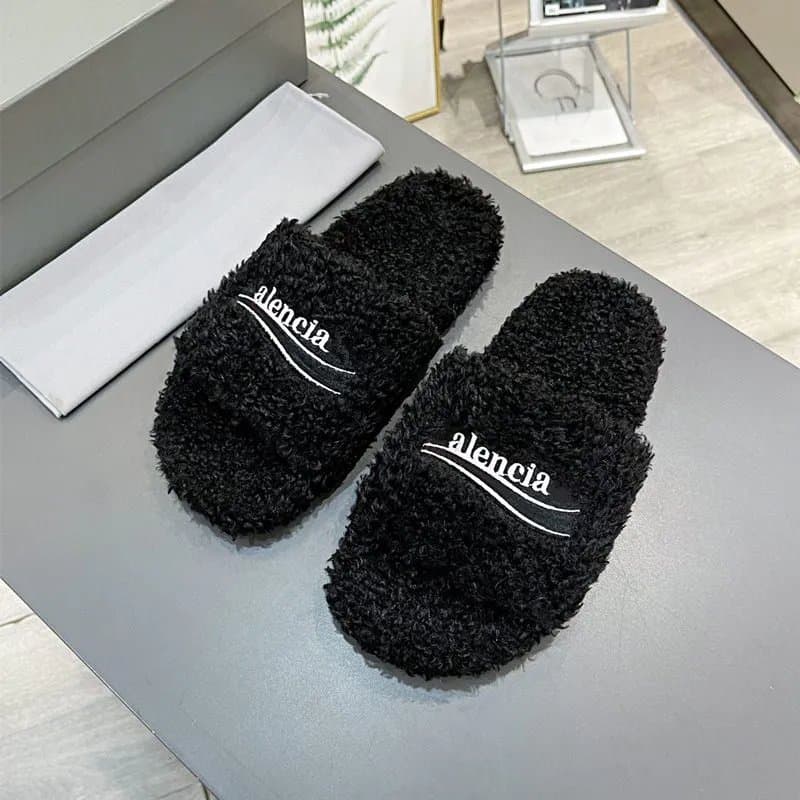 Balenciaga Track Slide Shearling Logo — 黑色