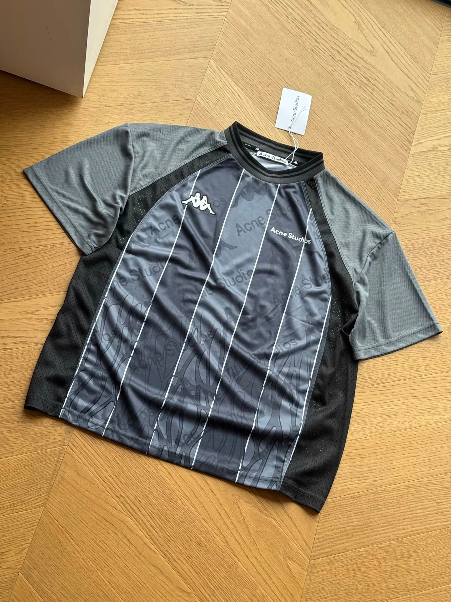Acne Studios Mesh Panel Tee Flame Print — 黑色  Black