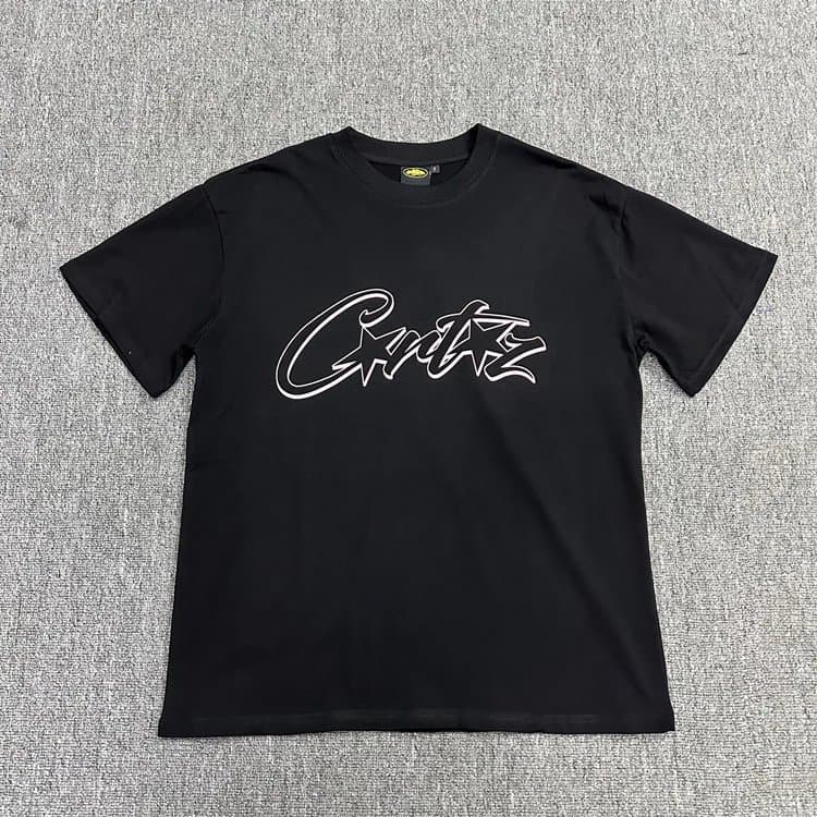 Logo Tee Corteiz Script — 3112 black print pink