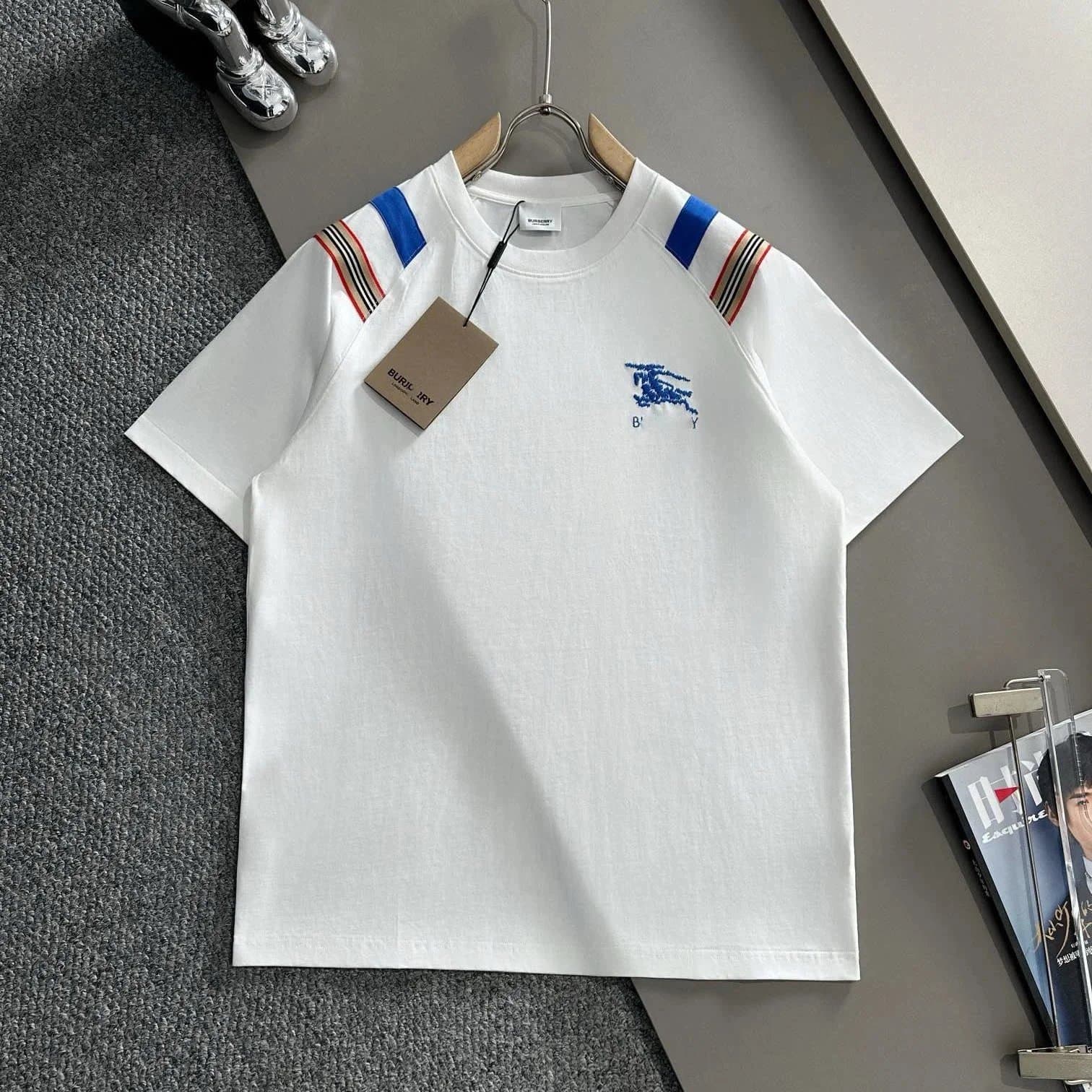 Burberry Logo T-Shirt Monogram Print — 22