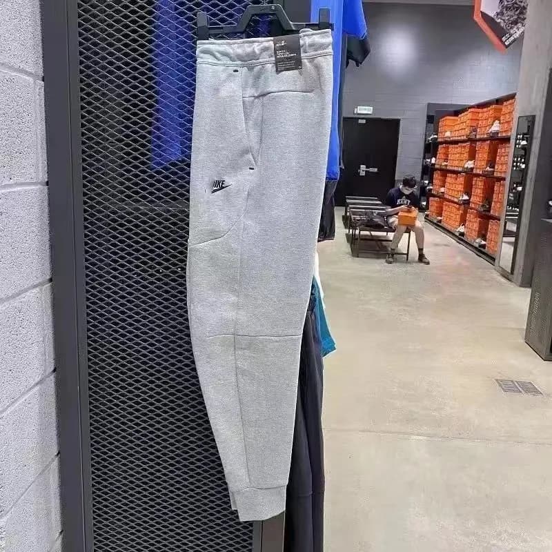 Nike Tech Fleece Joggers Heather Grey