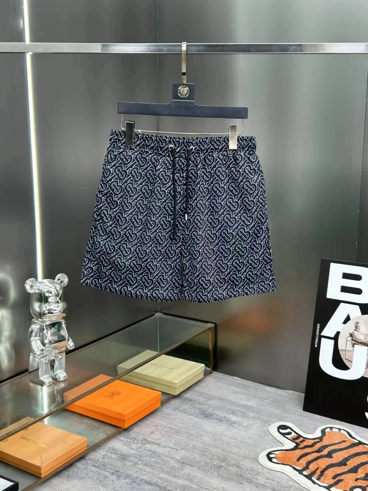 Burberry Logo-Print Shorts Monogram Pattern — 11