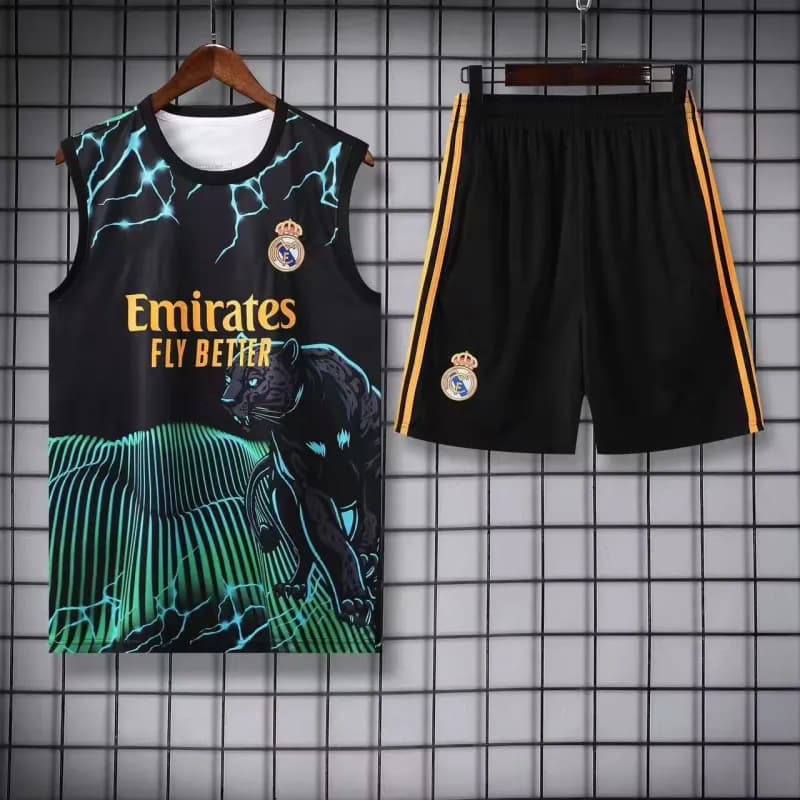 Adidas Training Set Panther Graphic