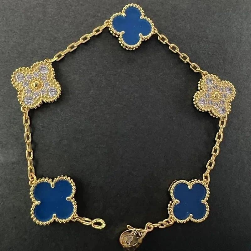 Van Cleef & Arpels Alhambra Four-Leaf Clover Pendant — 25