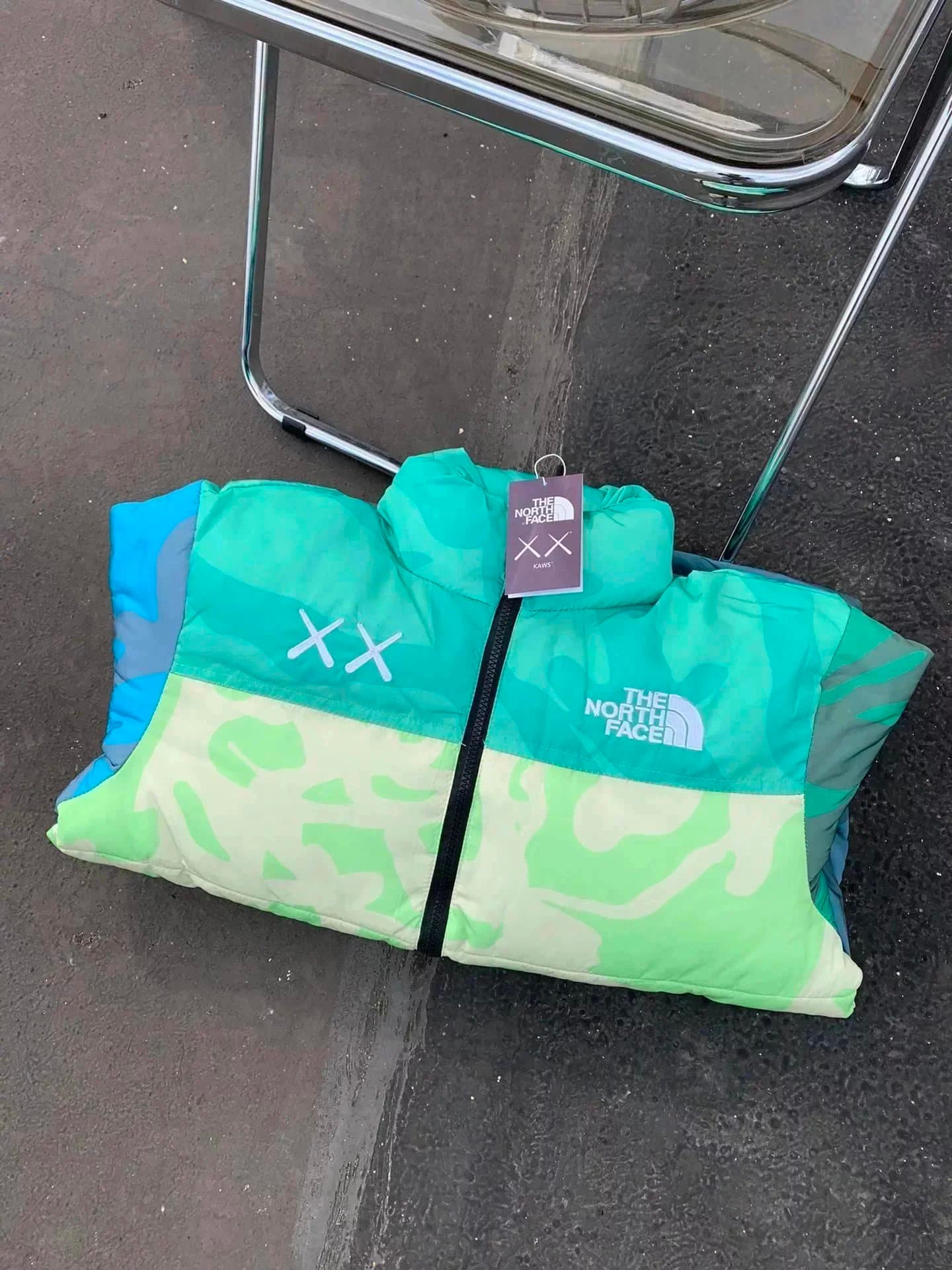The North Face Nuptse Jacket Galaxy Print — 25
