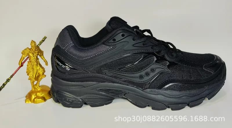 Saucony Triumph 12 White/Grey/Black — 联名黑色