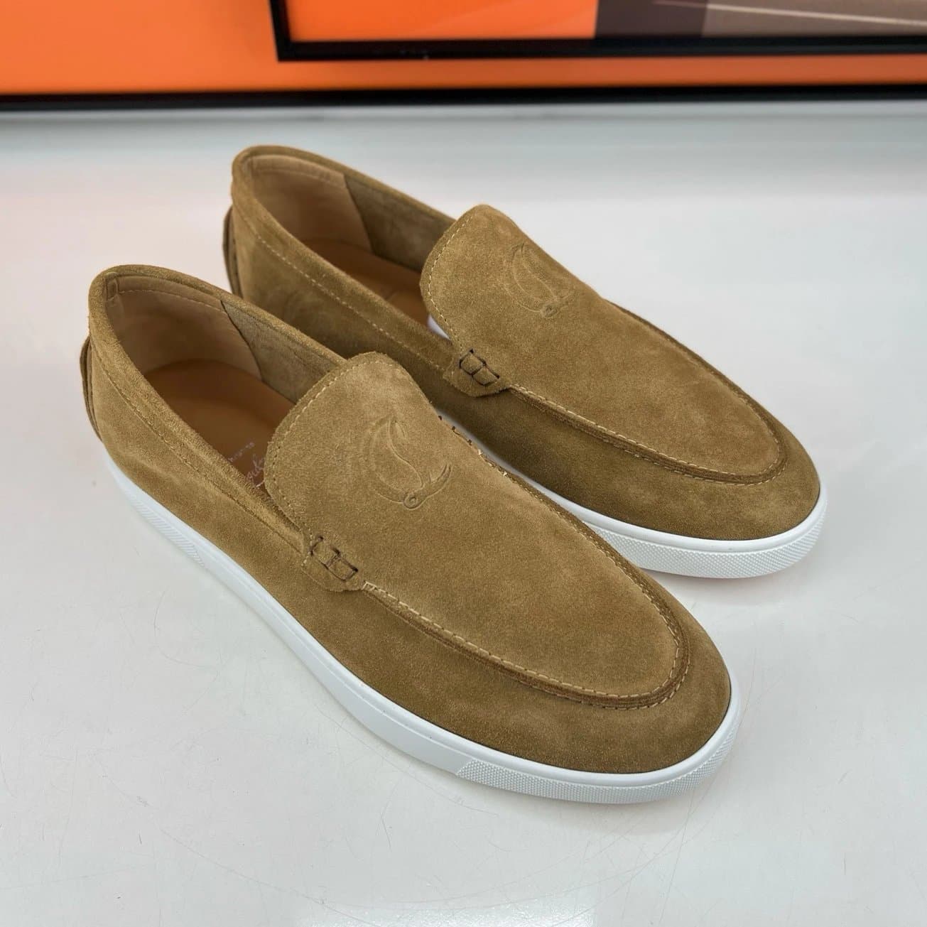 Hermès Loafer Smooth Leather with Metal Stud — No.995