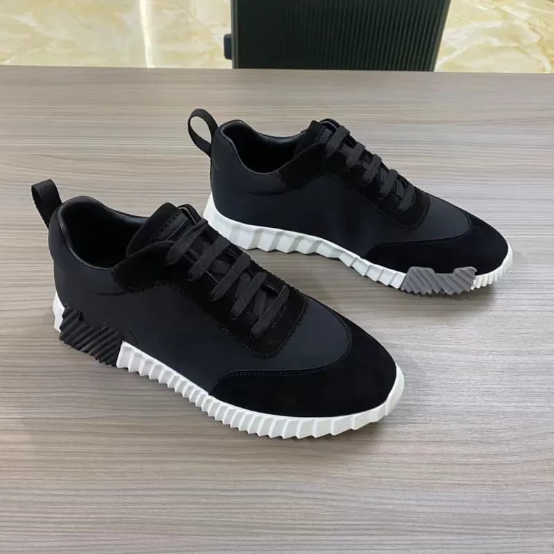Hermès Run Black and White