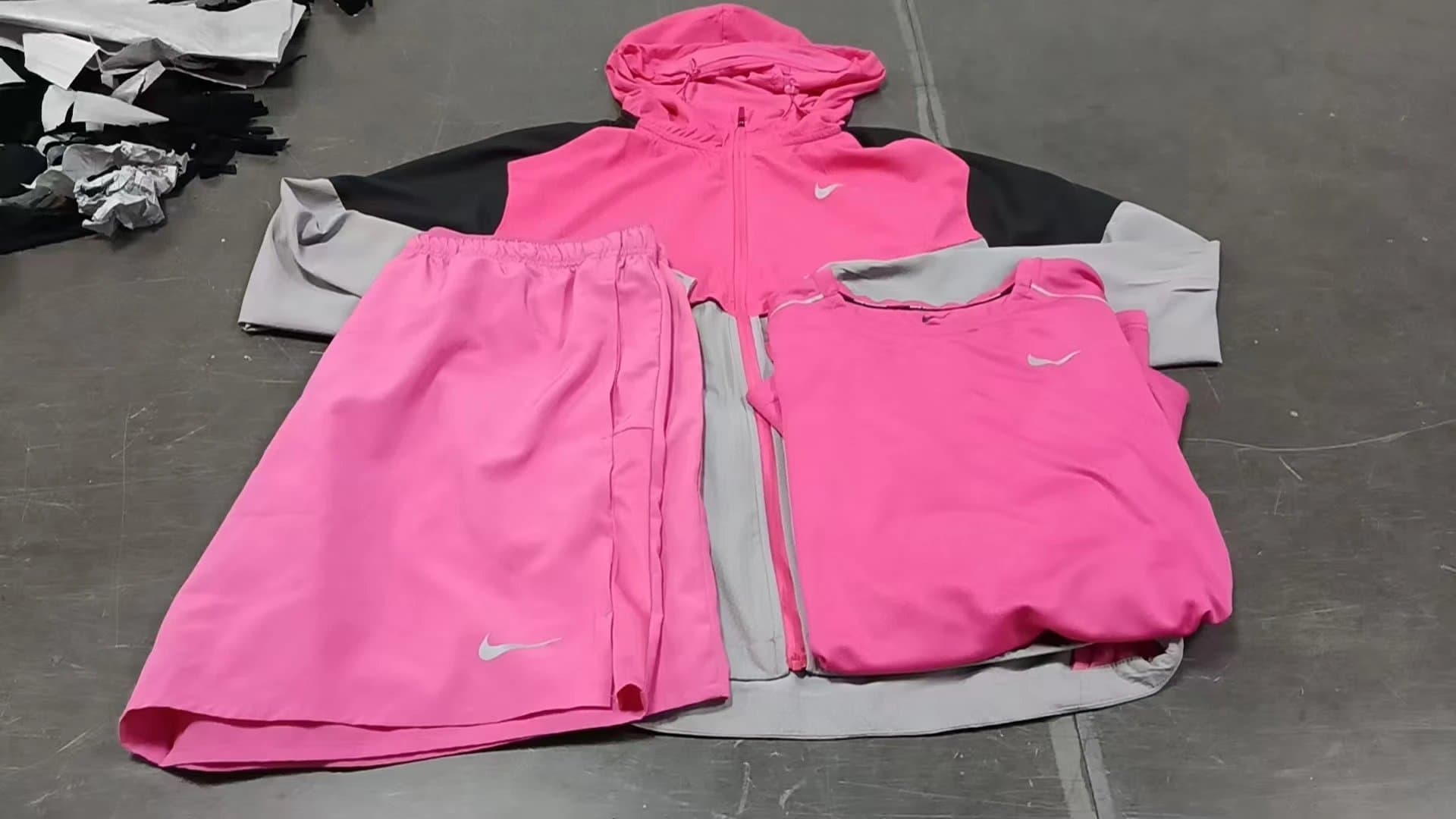 Nike Windrunner Jacket Vivid Pink — Three-piece set