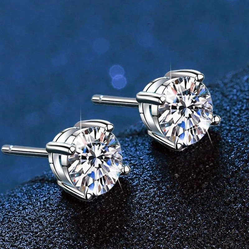 Van Cleef & Arpels Stud Earrings Round Cut Solitaire