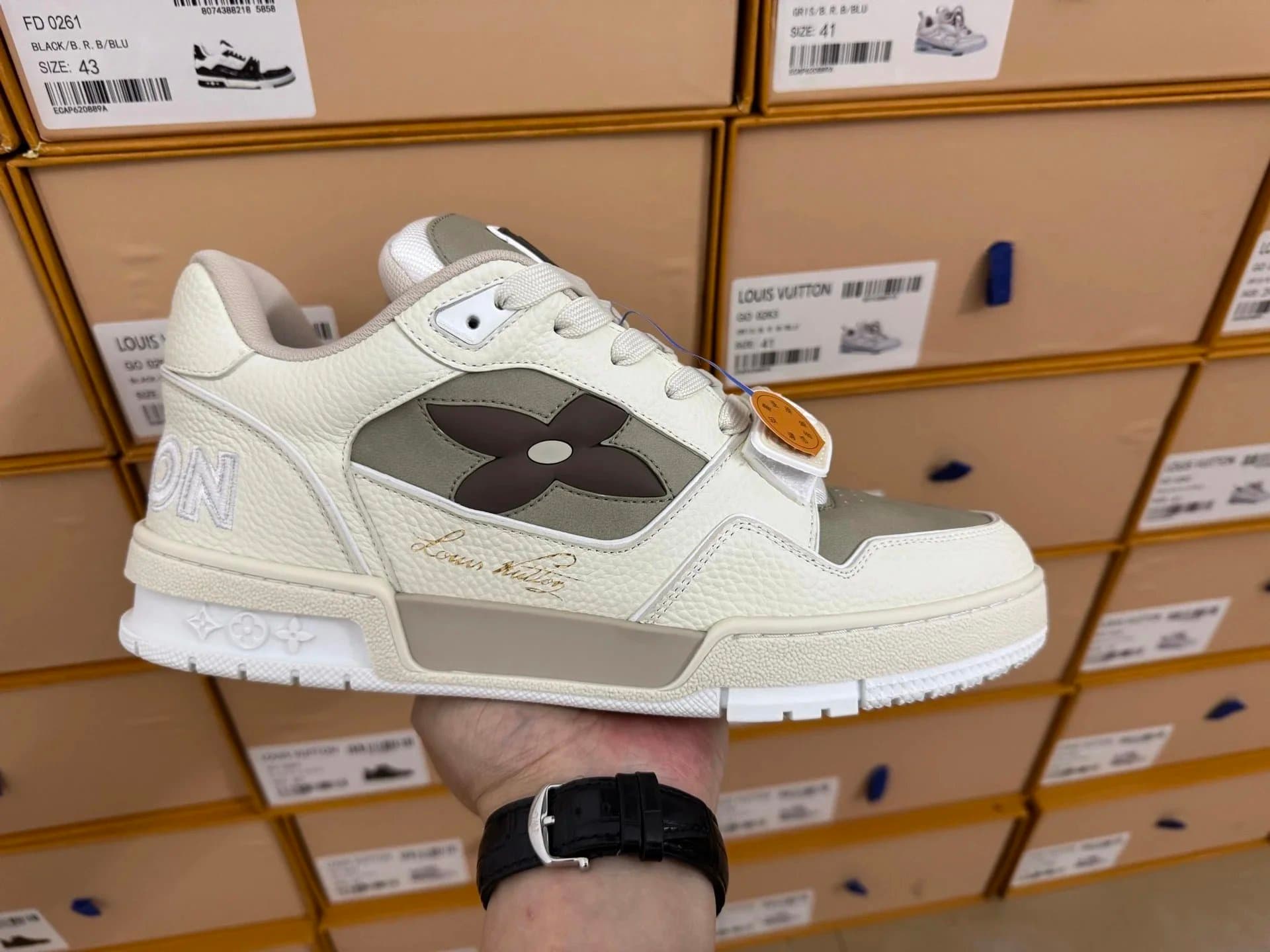 Louis Vuitton LV Trainer Monogram Flower — 灰棕色魔术贴sk829