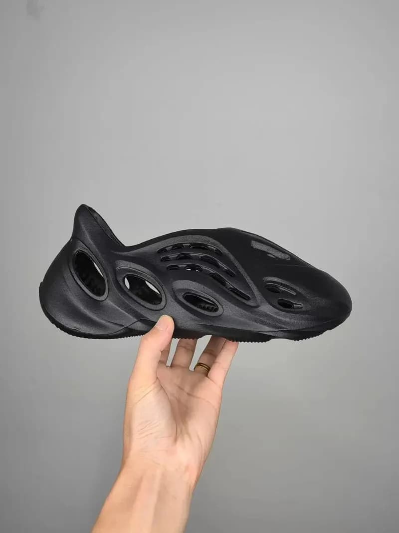Yeezy Foam Runner Onyx