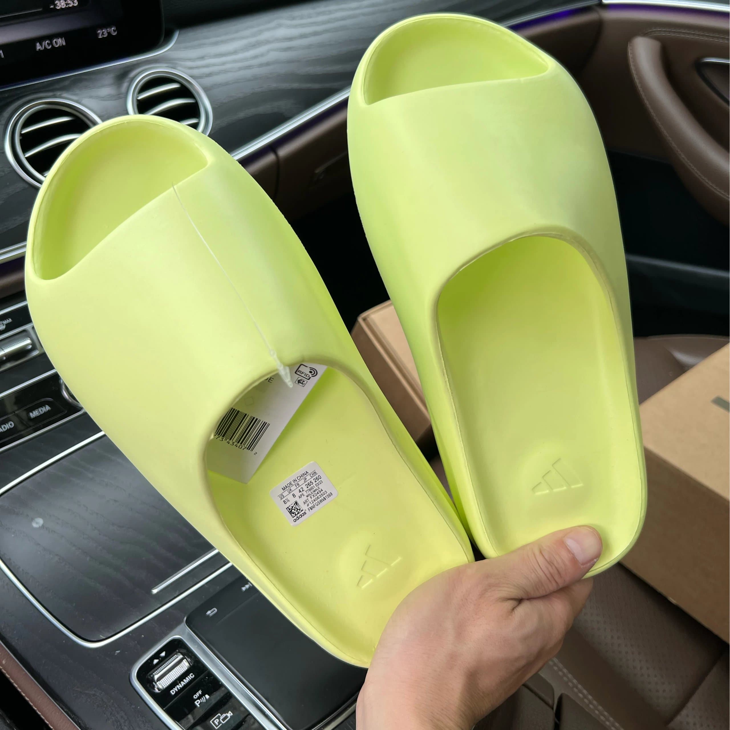 Yeezy Slide Glow