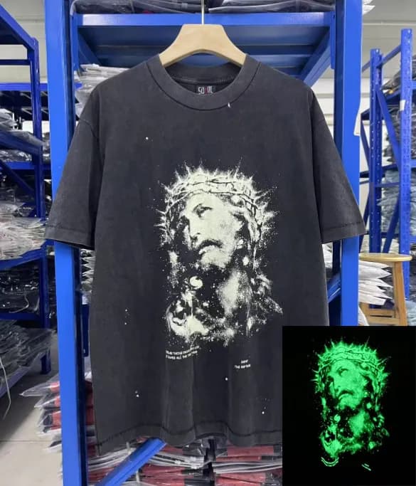 Saint Laurent Graphic T-Shirt Hate Saint Print — St433 model washed black