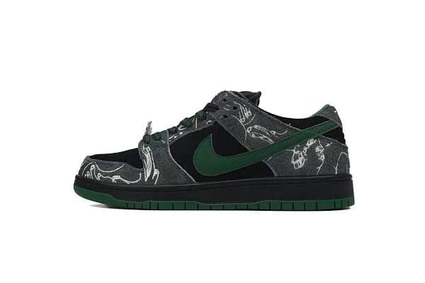 Nike SB Dunk Low Travis Scott — 36-47.5 (Message Remarks Size) · Green veins