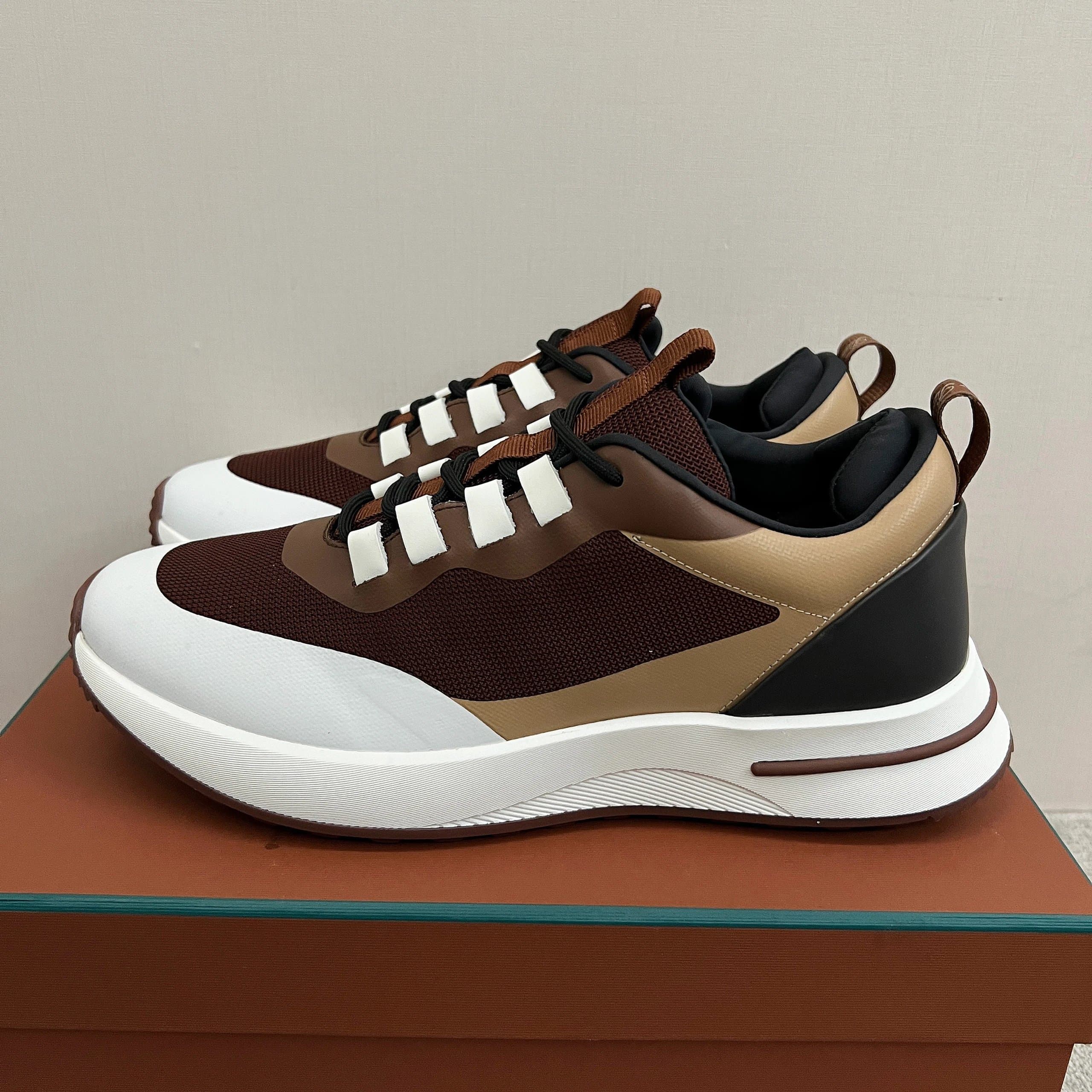 Hermès Run Navy Black White — N44