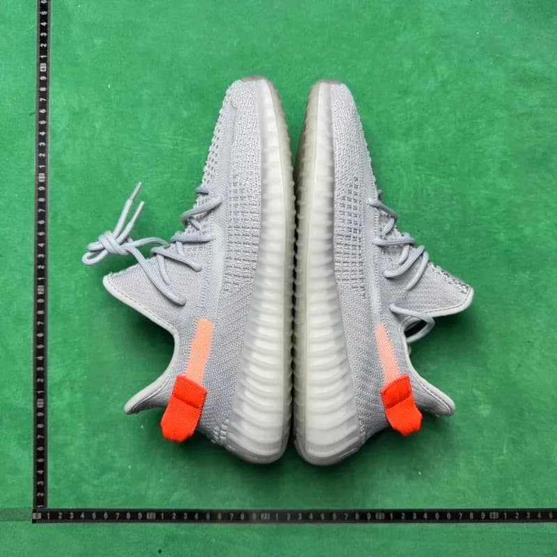 Yeezy Boost 350 V2 Zebra