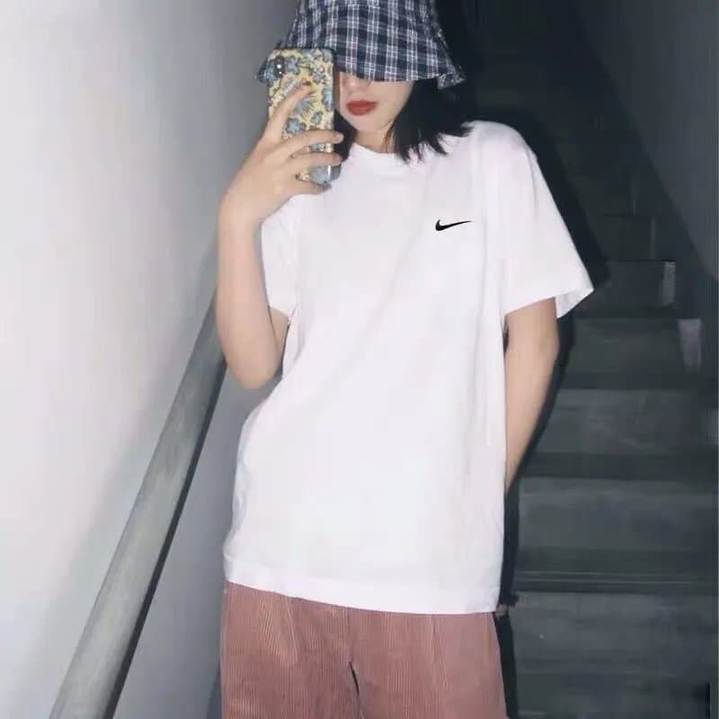 Nike Swoosh Tee Mini Swoosh — 白色左勾勾