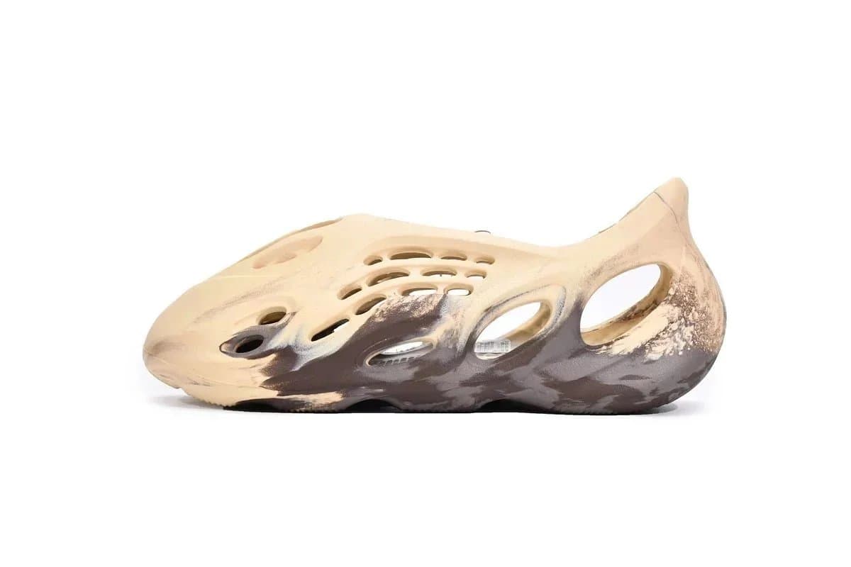 Yeezy Foam Runner Desert Sand