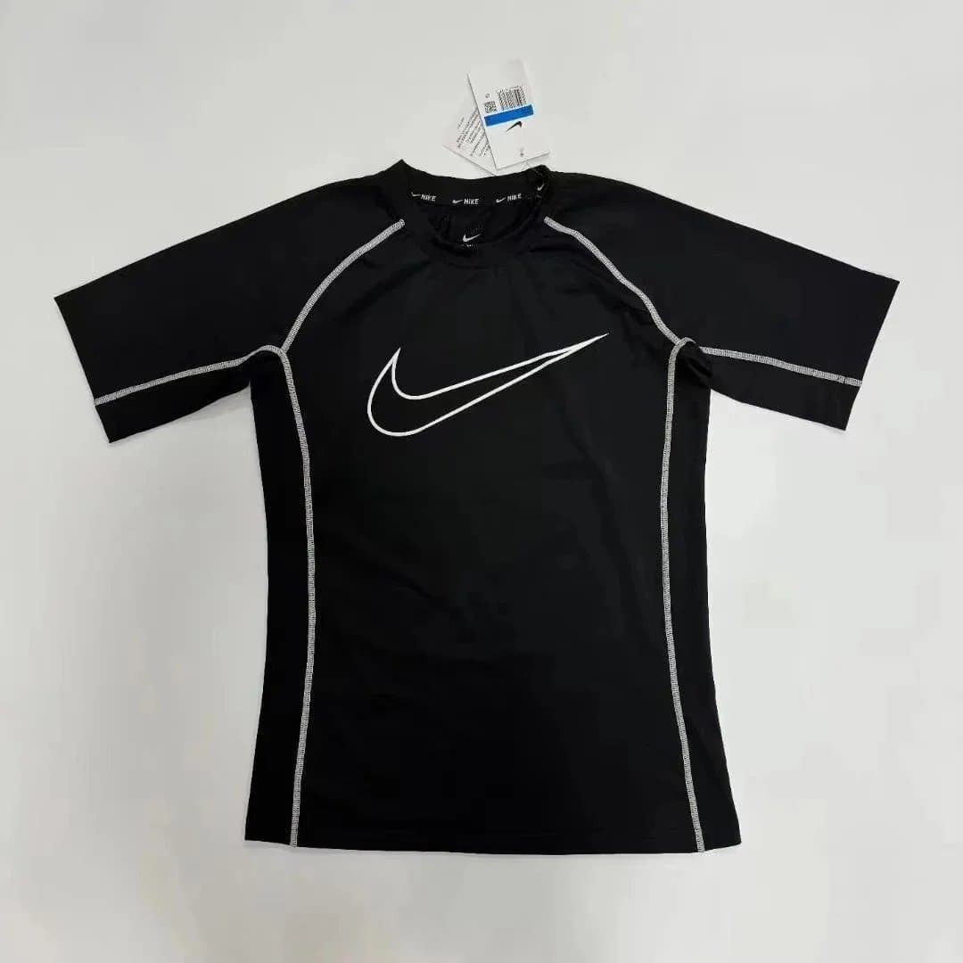 Nike Pro Top White — 黑色短袖