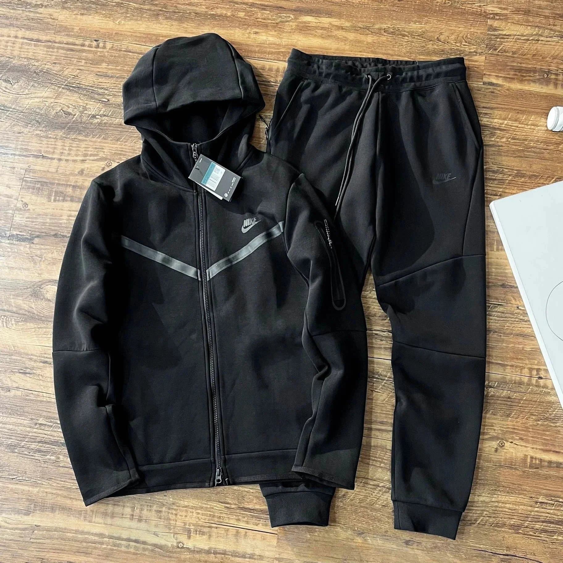 Puma Track Suit Solid Green — 套装 黑色