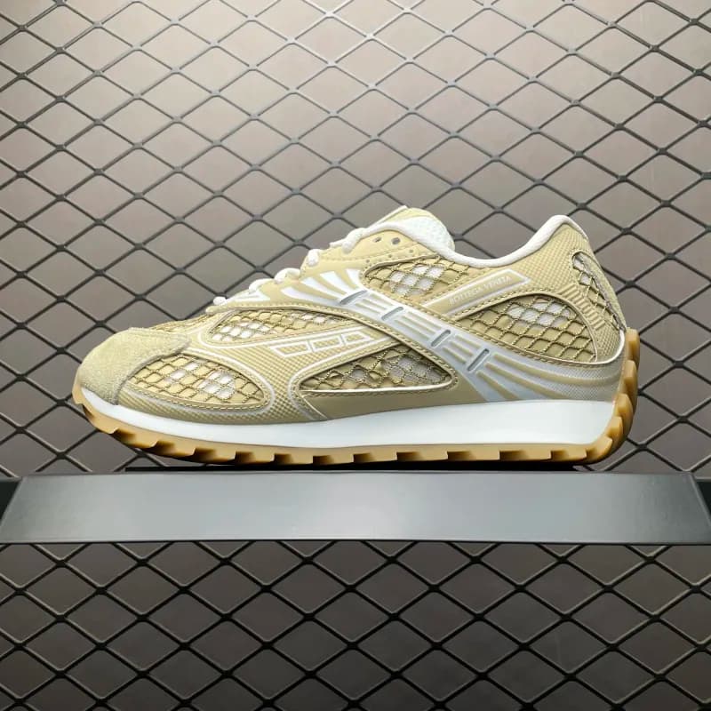 Bottega Veneta Andiamo Mesh and Leather — 米白