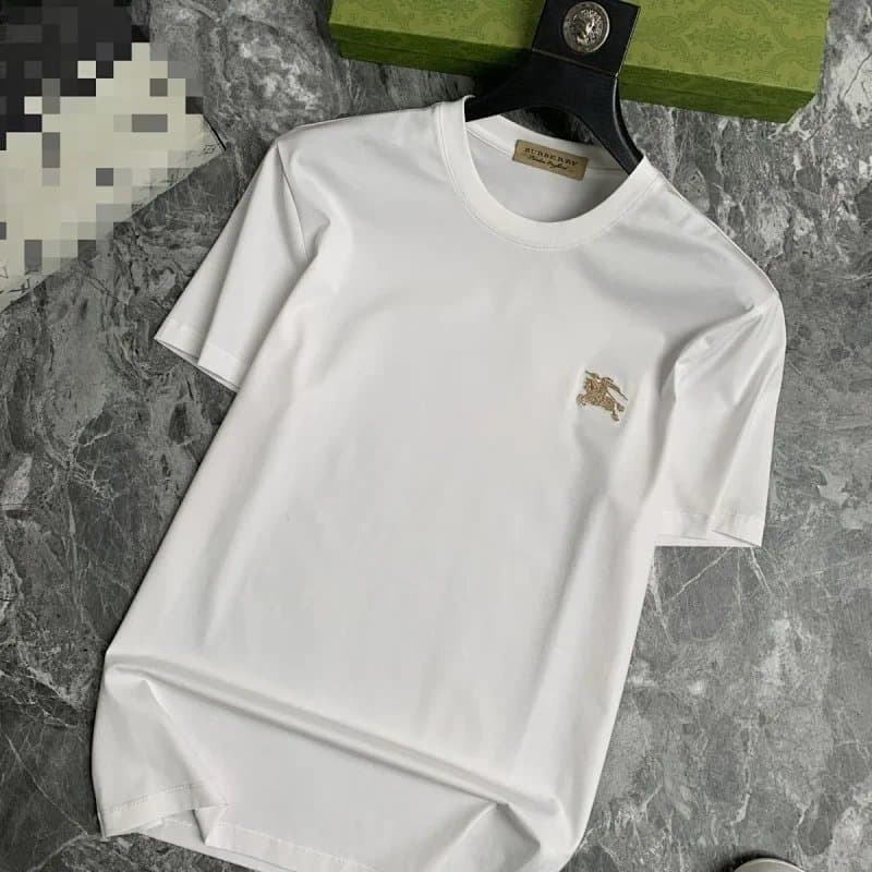 Burberry Equestrian Knight Tee Logo Print — 23