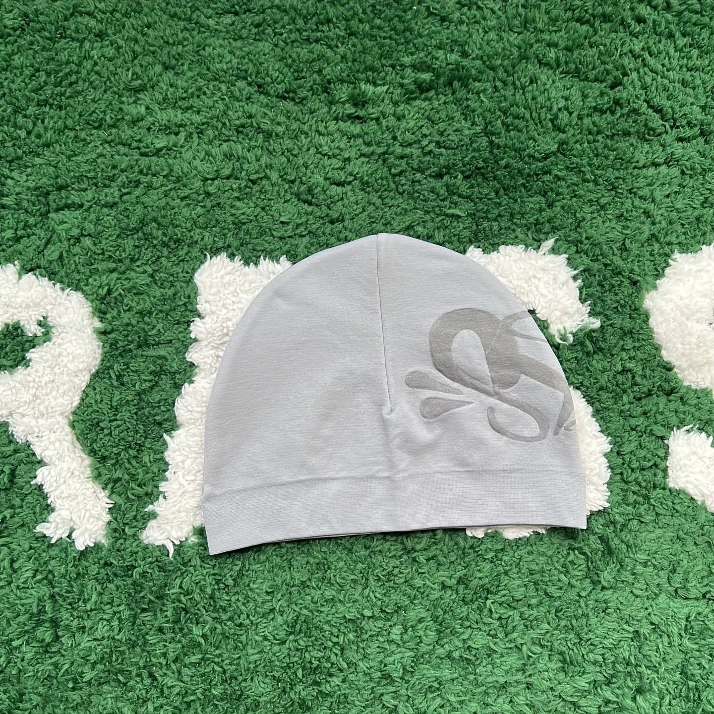Supreme Beanie Logo