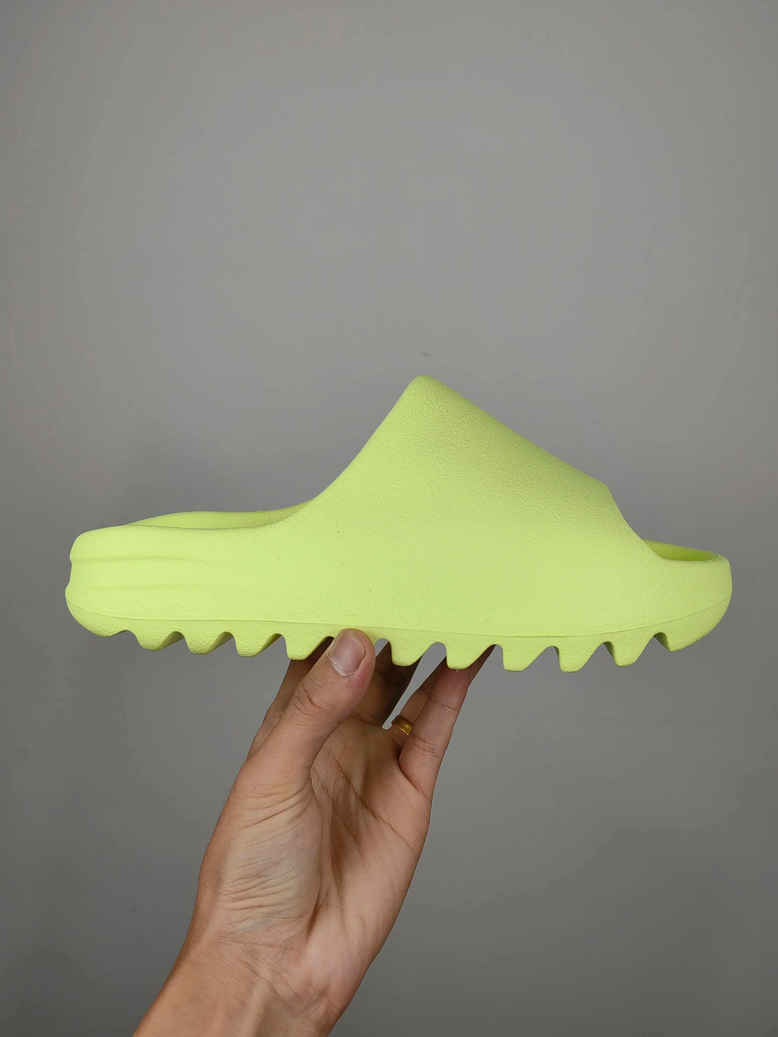 Yeezy Slide Earth — 苹果绿磨砂（HQ6447）