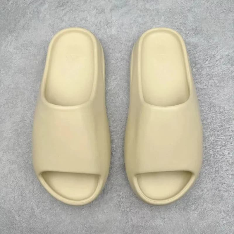 Yeezy Slide Bone