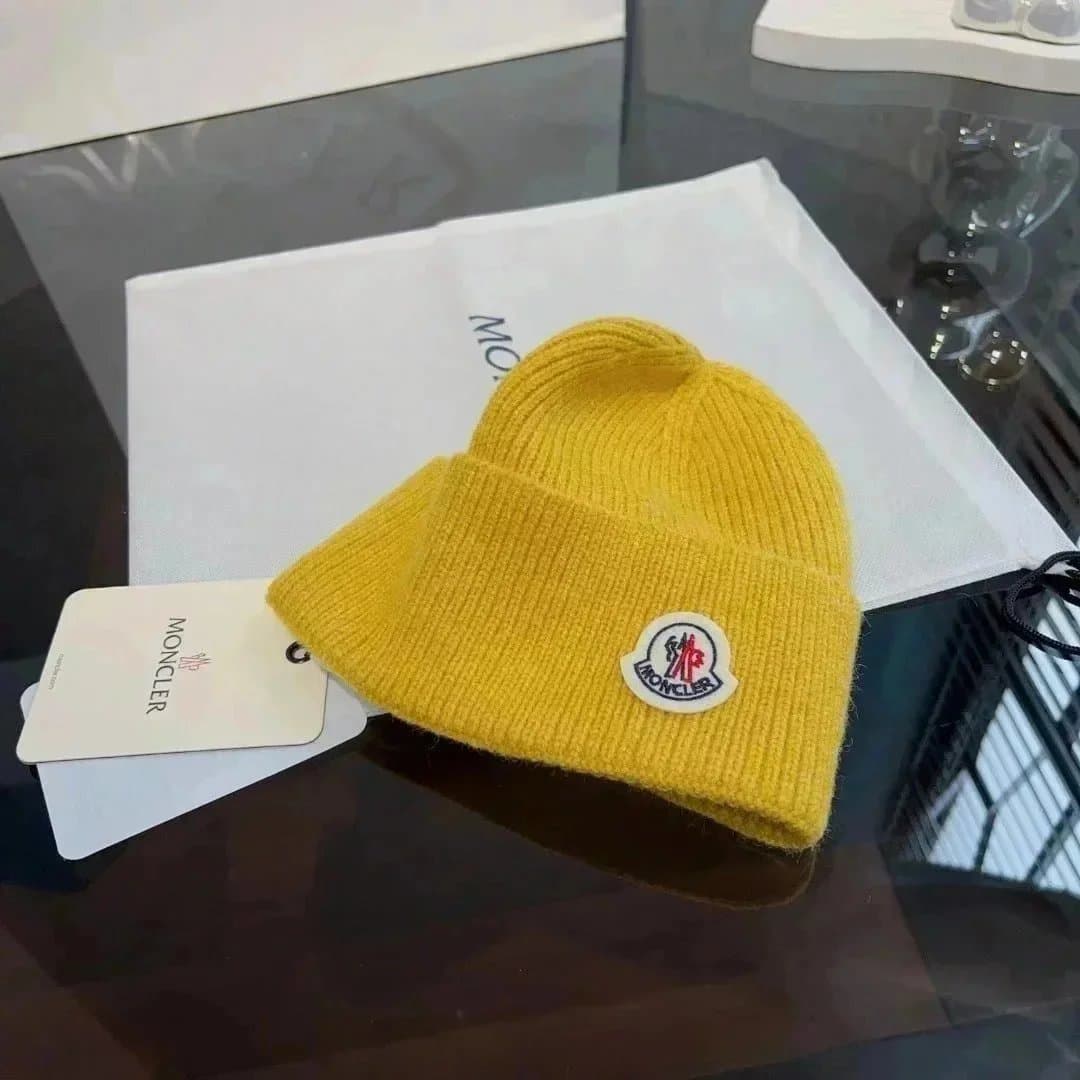 Moncler Ribbed Beanie Logo Patch — 009