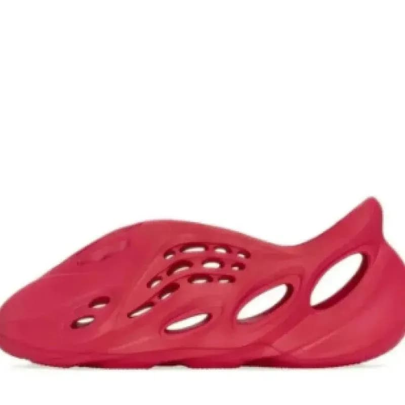 Yeezy Foam Runner Crimson