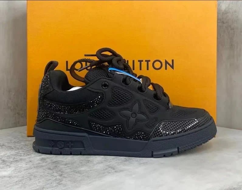 Louis Vuitton LV Trainer Monogram Flower — 52
