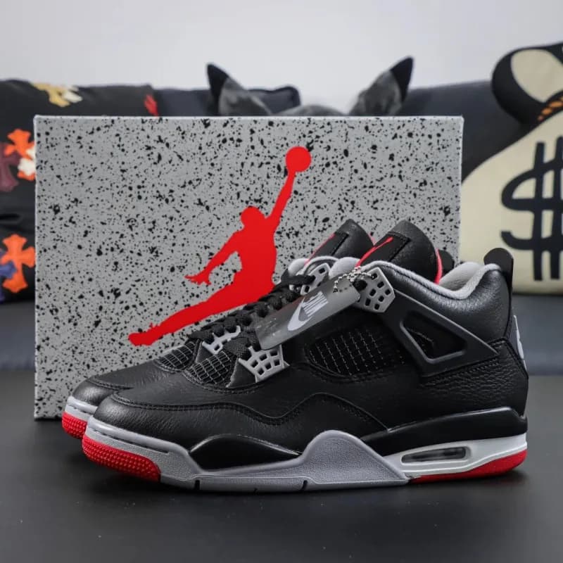 Air Jordan 4 Bred
