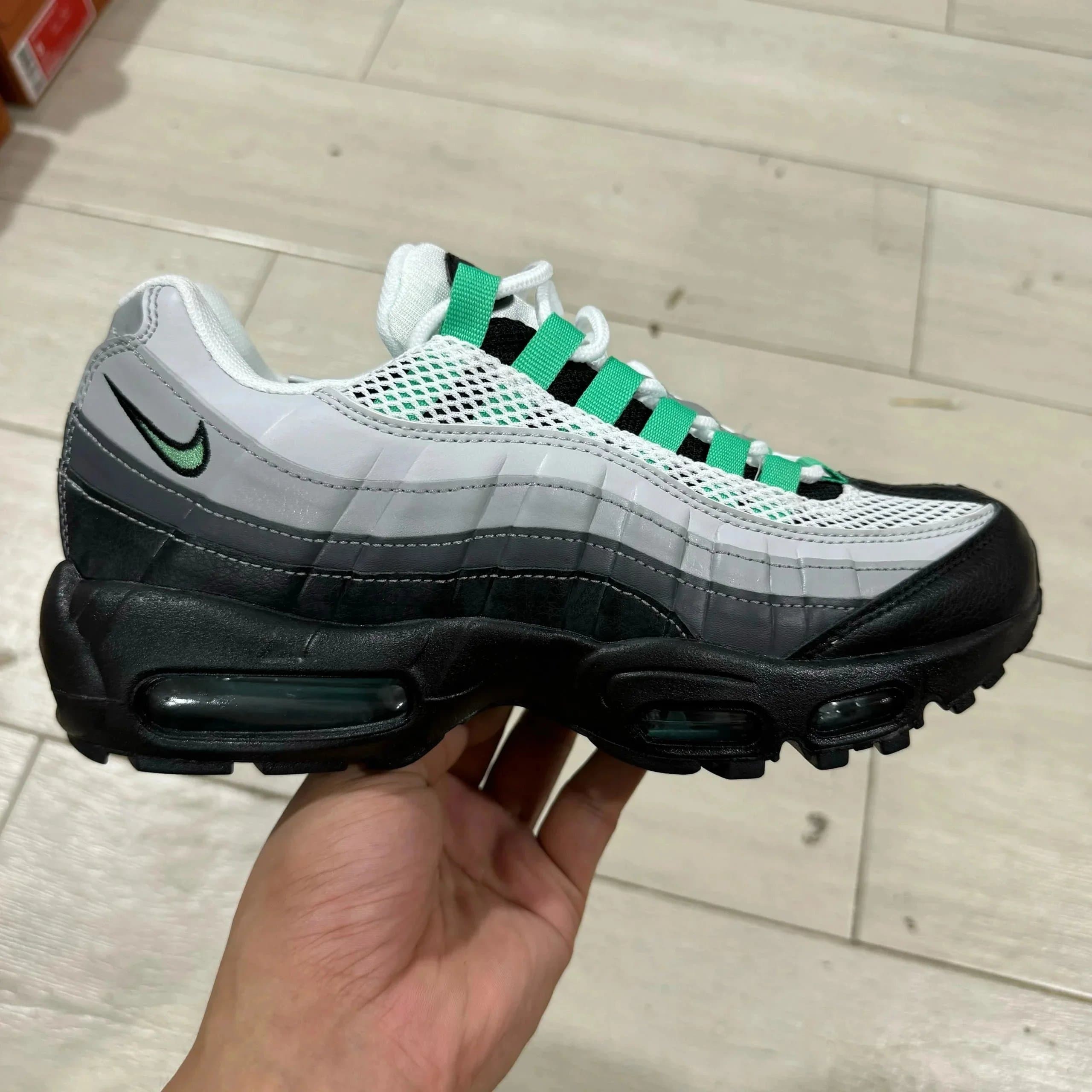 Nike Air Max 95 Travis Scott — 15体育场
