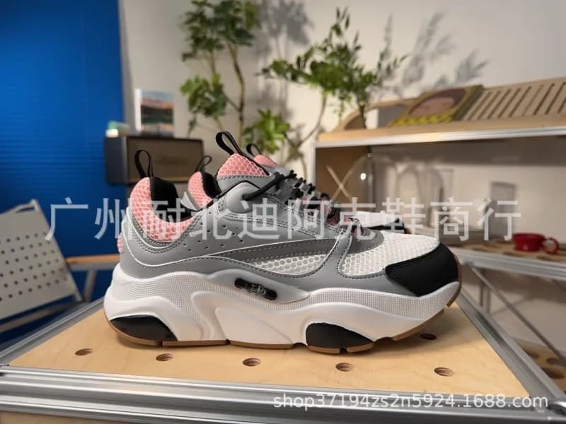 Balenciaga Triple S Pastel Mix — 灰粉
