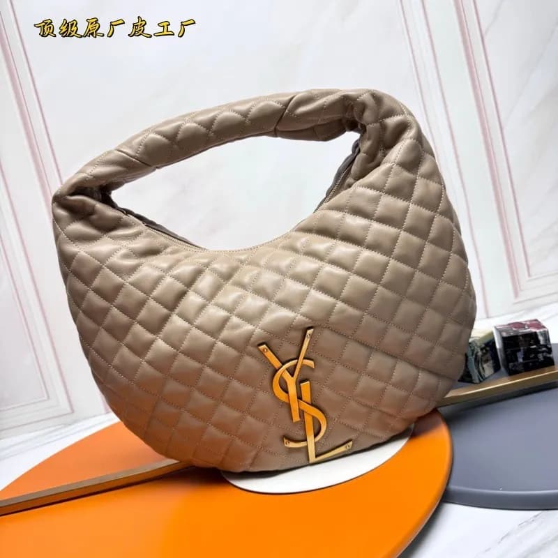 Saint Laurent Loulou Hobo Quilted