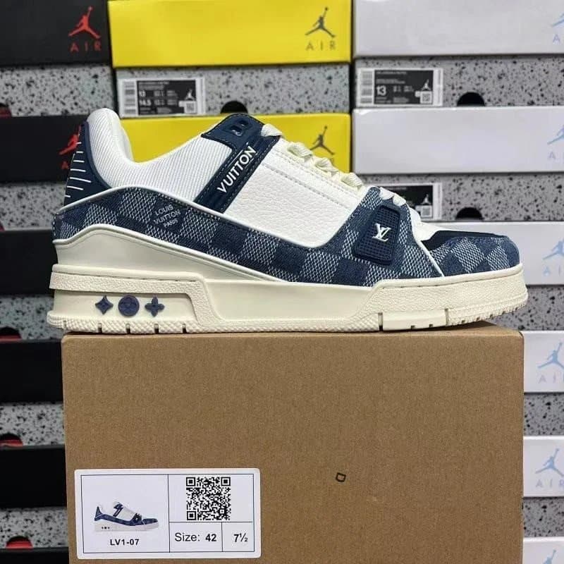 Louis Vuitton LV Trainer Monogram Embossed — 蓝白格子1ACPRW
