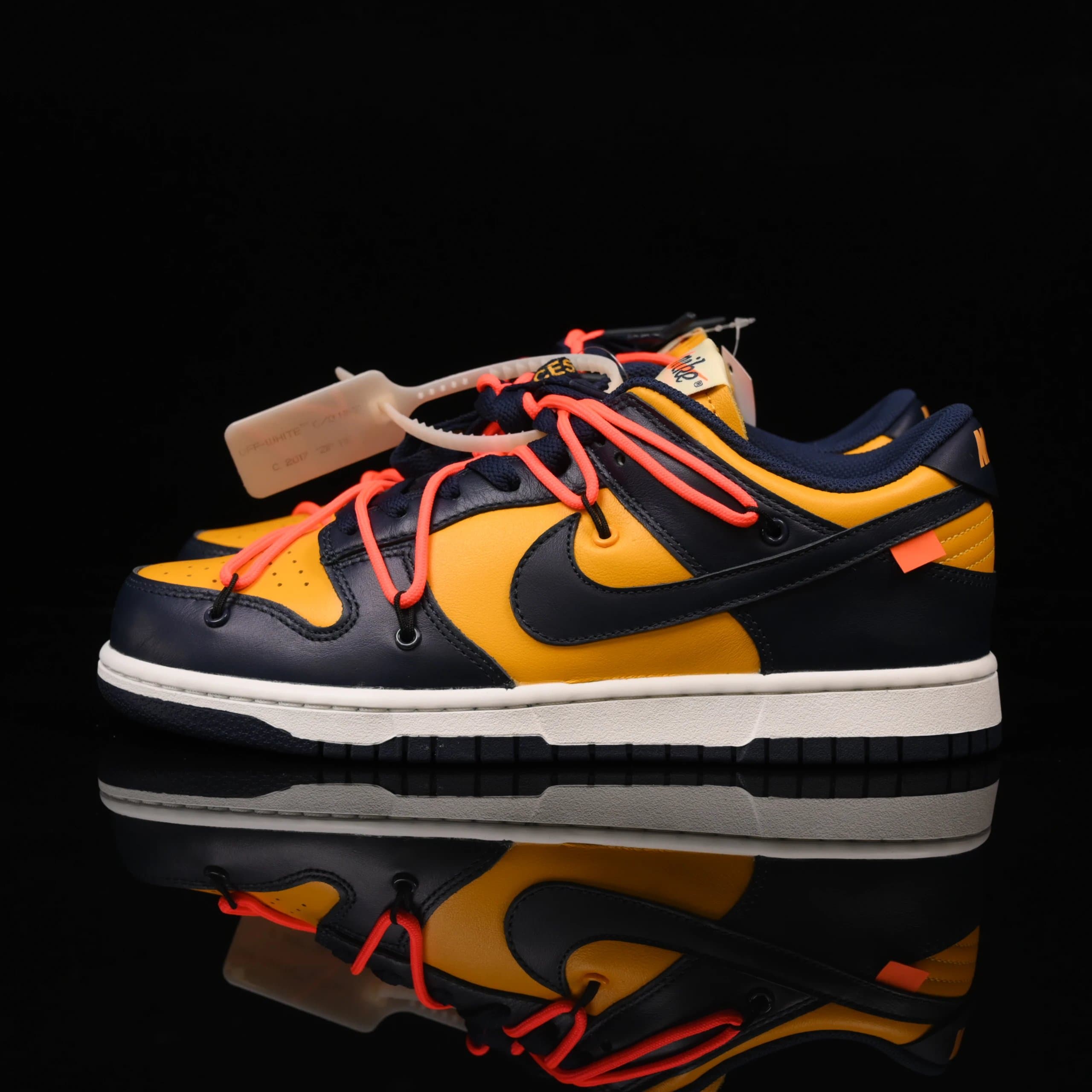 Nike Dunk Low Off-White